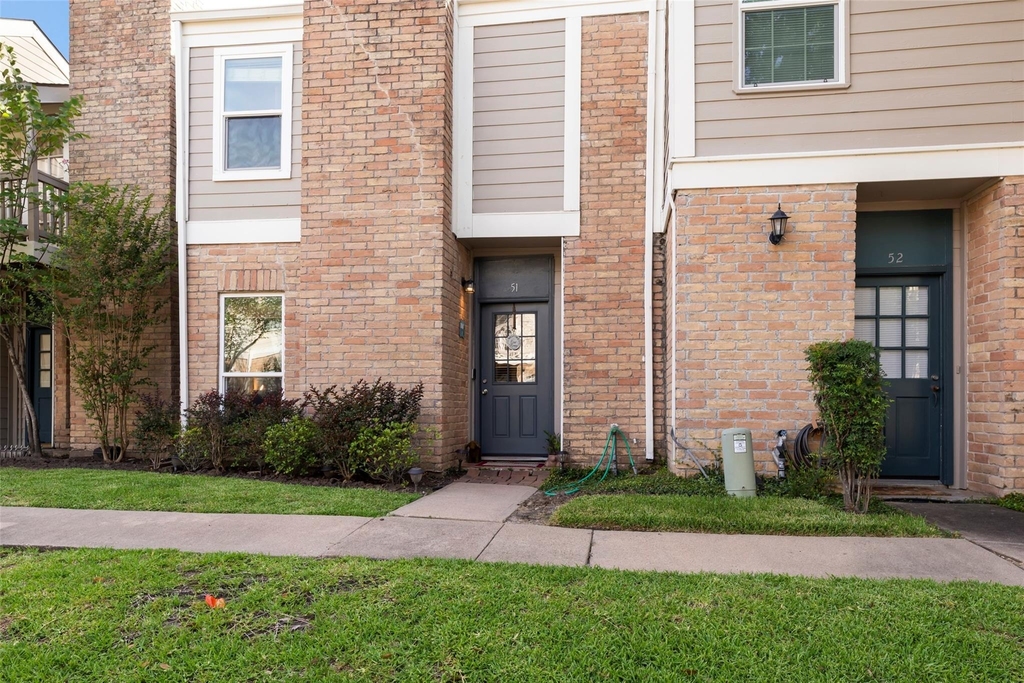 11710 Southlake Drive - Photo 2