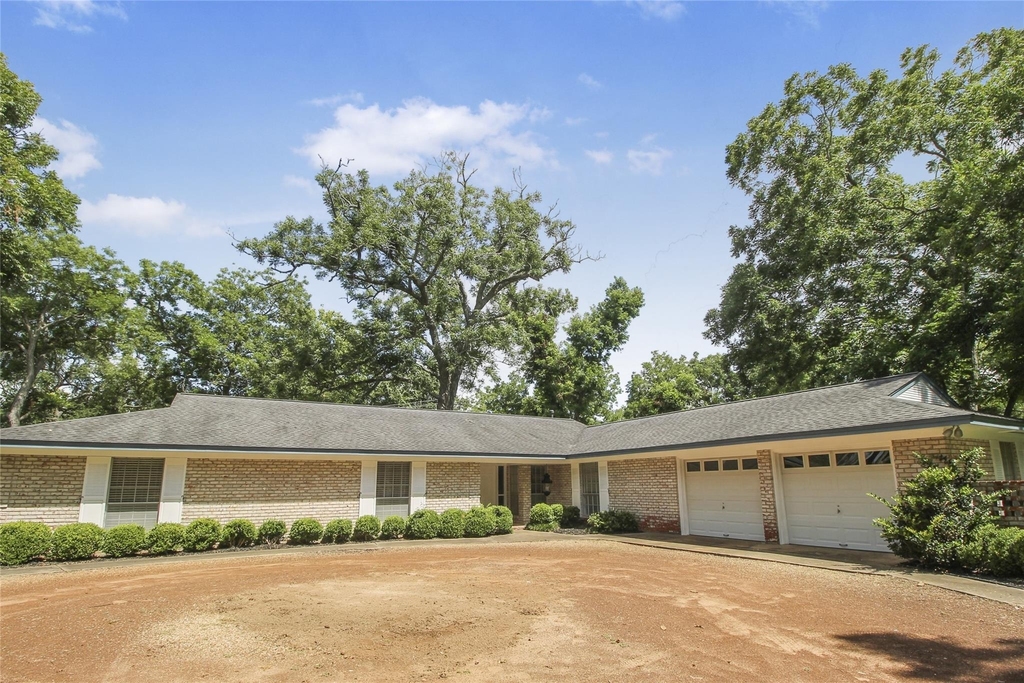 536 Oak Drive - Photo 2