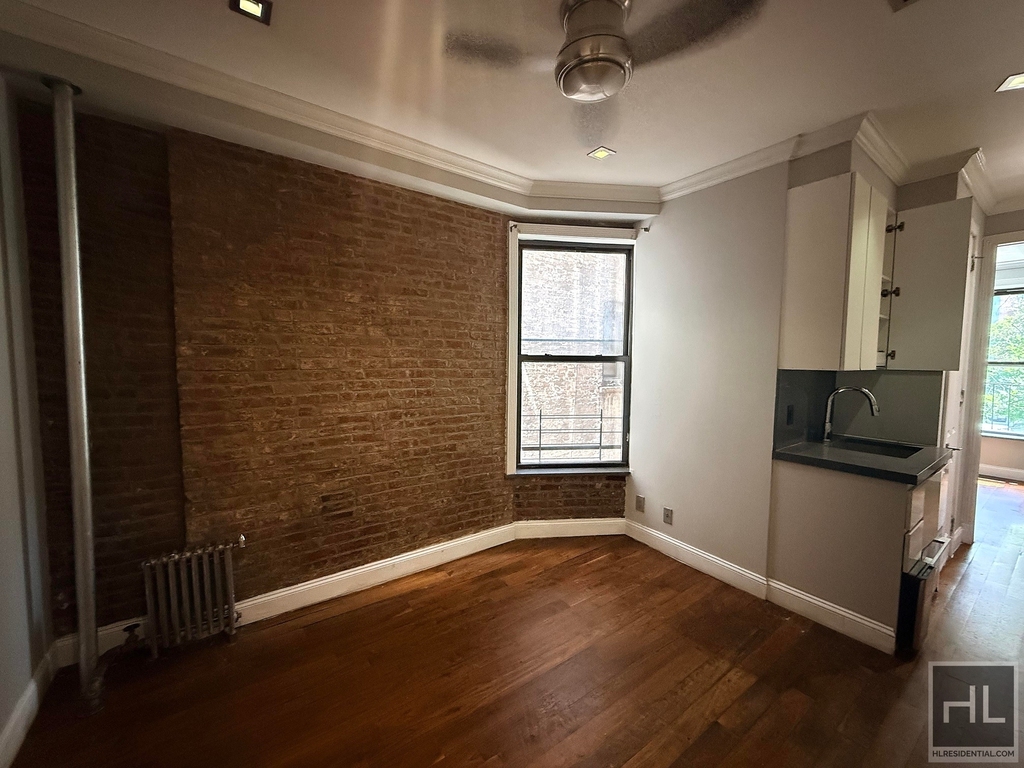 East 116th Street - Photo 0