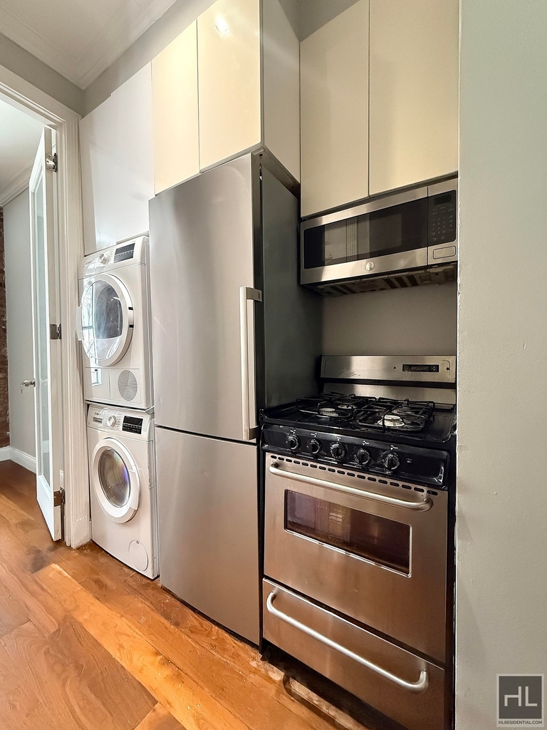 East 116th Street - Photo 5