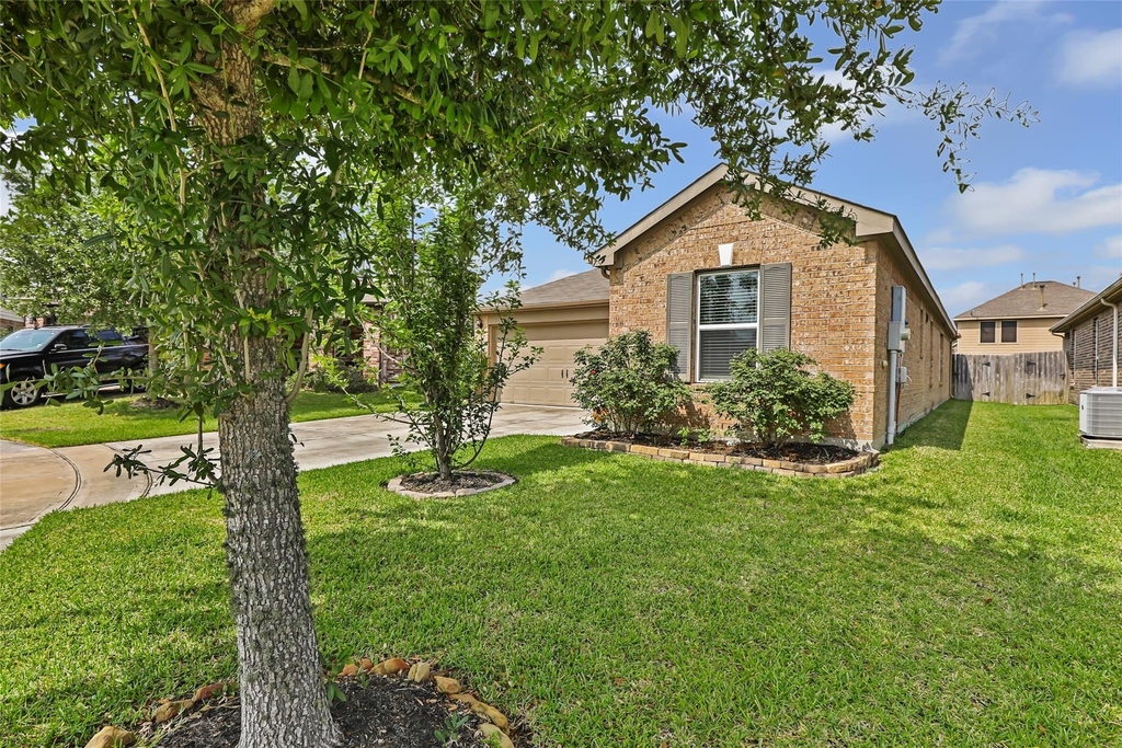 20805 Langworth Place - Photo 0