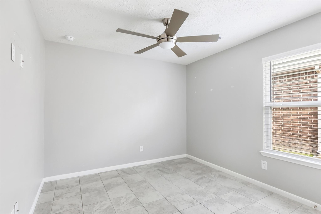 20805 Langworth Place - Photo 14