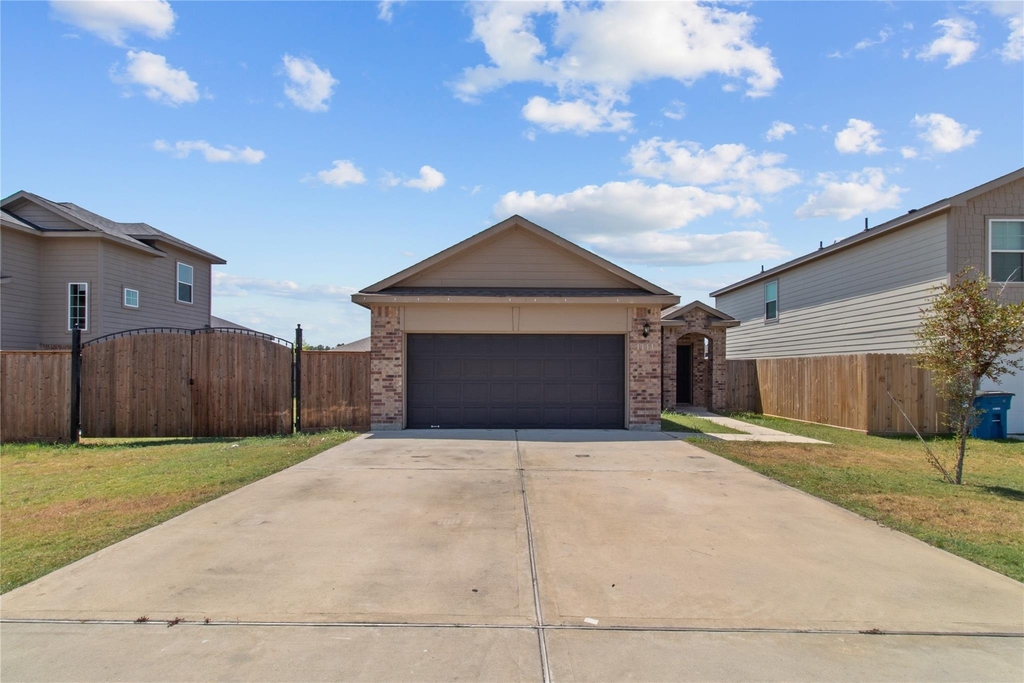 1111 Road 5102 - Photo 1