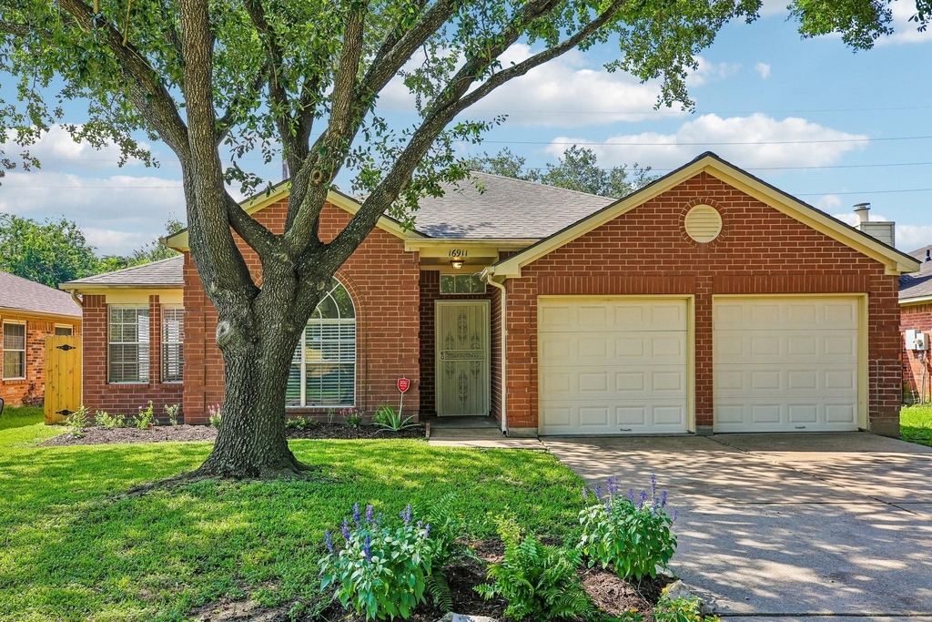16911 Bouldgreen - Photo 0