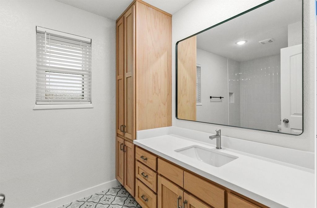 201 San Saba Street - Photo 16