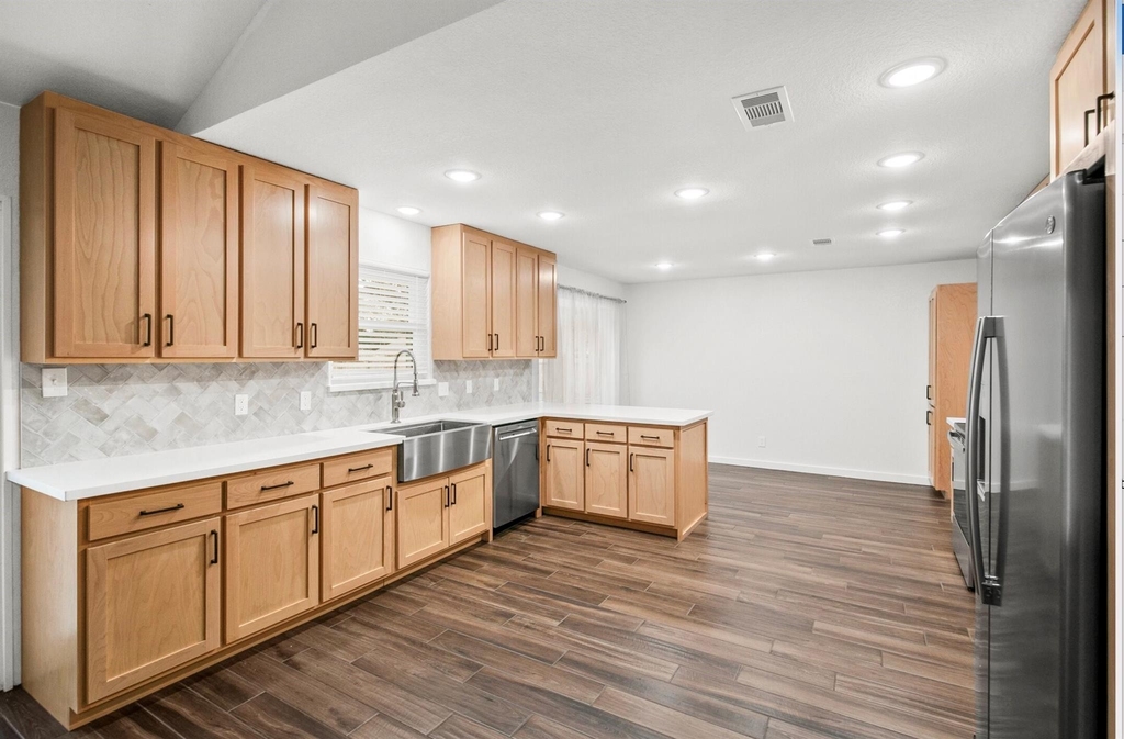 201 San Saba Street - Photo 7