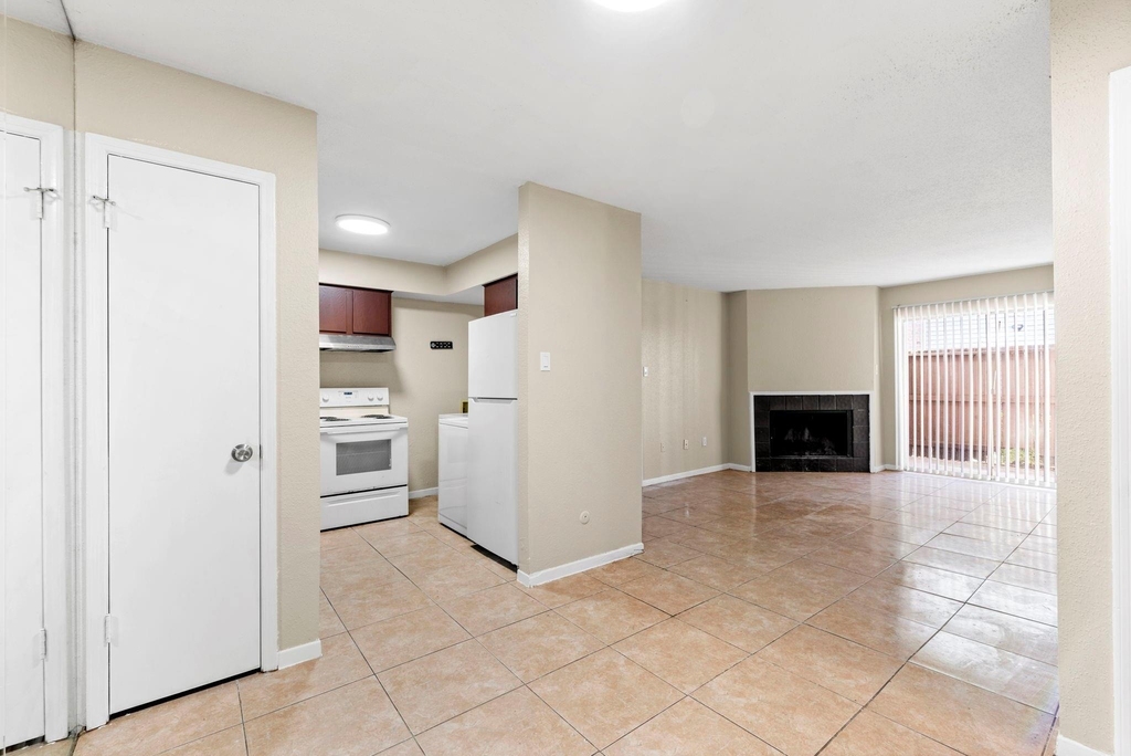 9350 Country Creek Drive - Photo 0
