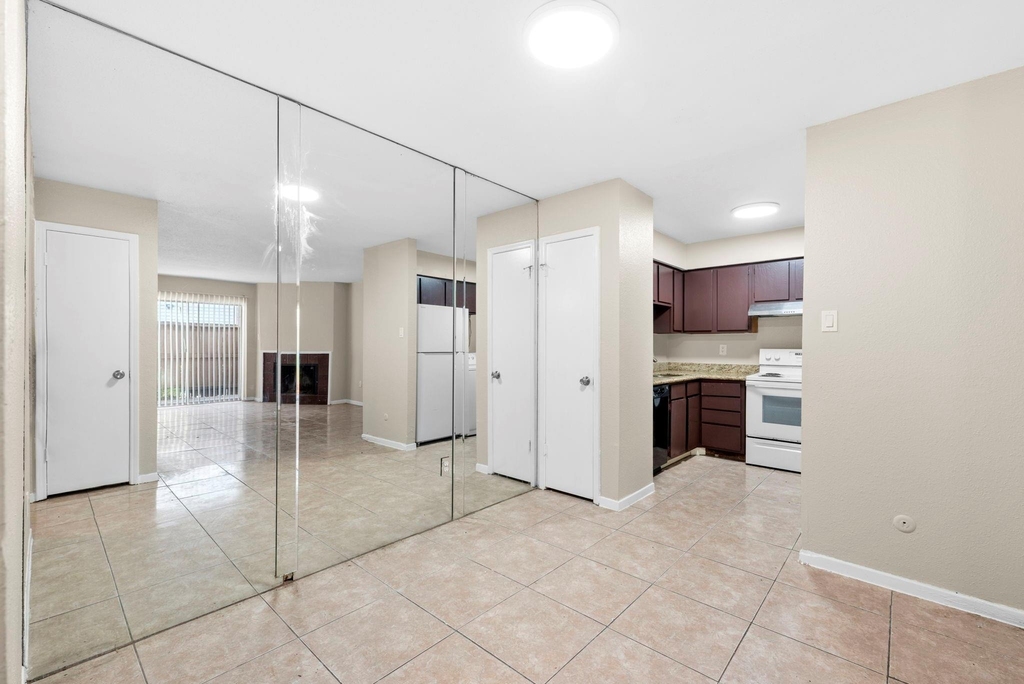 9350 Country Creek Drive - Photo 12