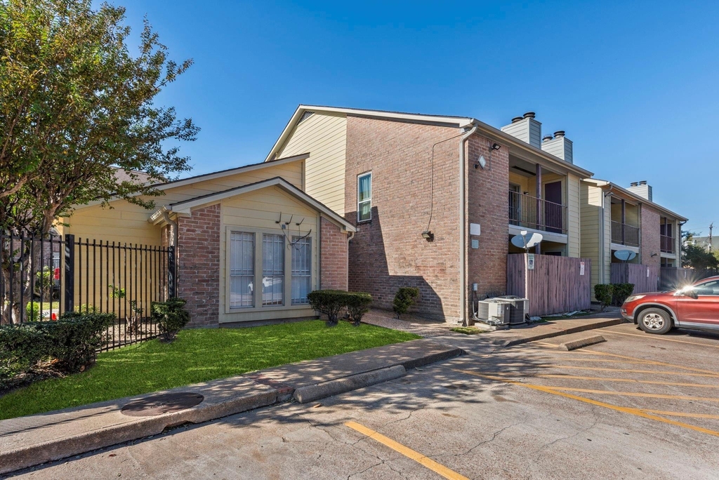 9350 Country Creek Drive - Photo 2