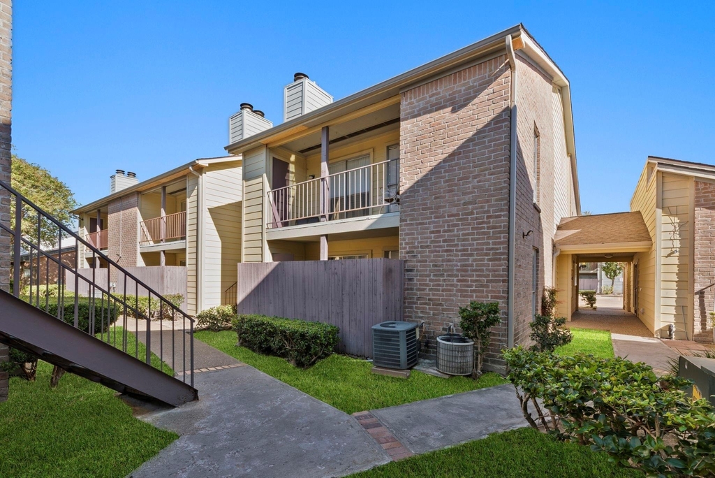 9350 Country Creek Drive - Photo 3