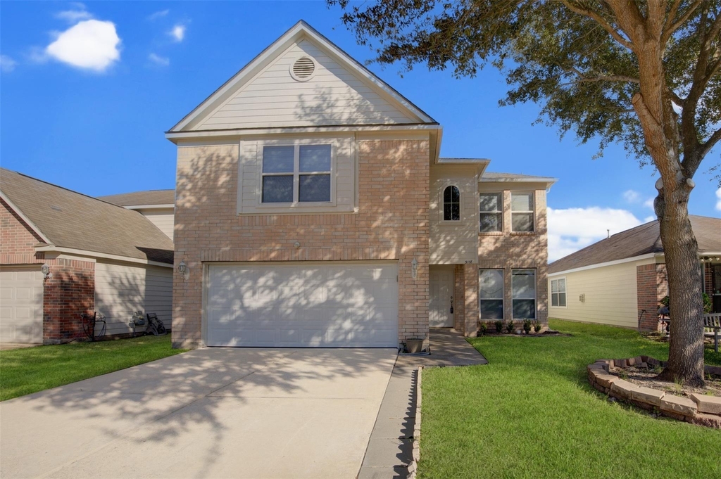 3118 Clipper Winds Way - Photo 0