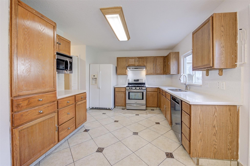 3118 Clipper Winds Way - Photo 6