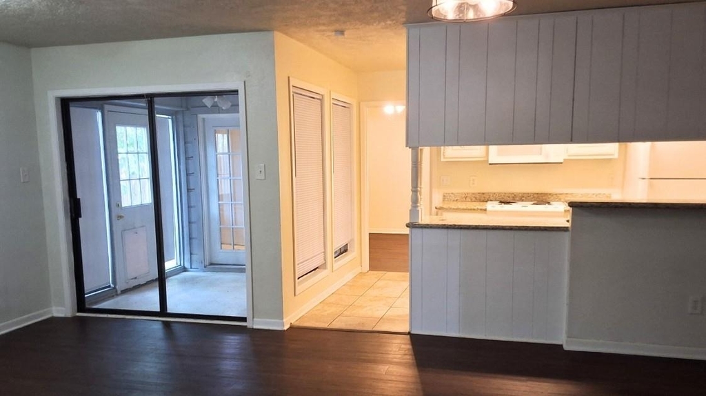 629 W Ridge Drive - Photo 3