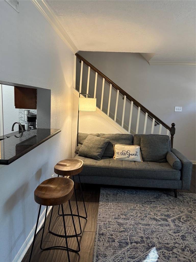 732 Memorial Mews Street - Photo 17