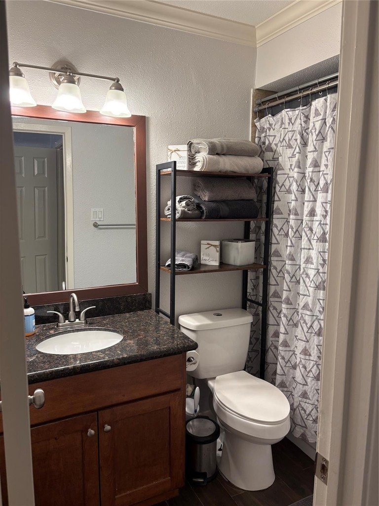 732 Memorial Mews Street - Photo 7