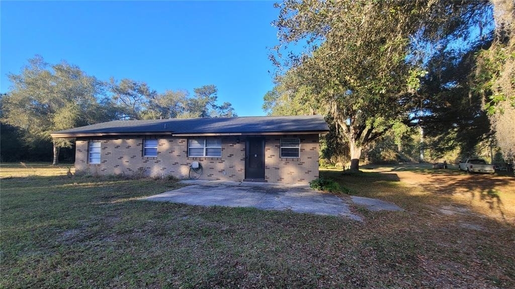 883 W Ohio Avenue - Photo 1