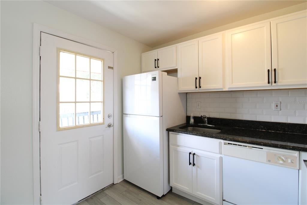 201 Poinsettia Pine Court - Photo 6