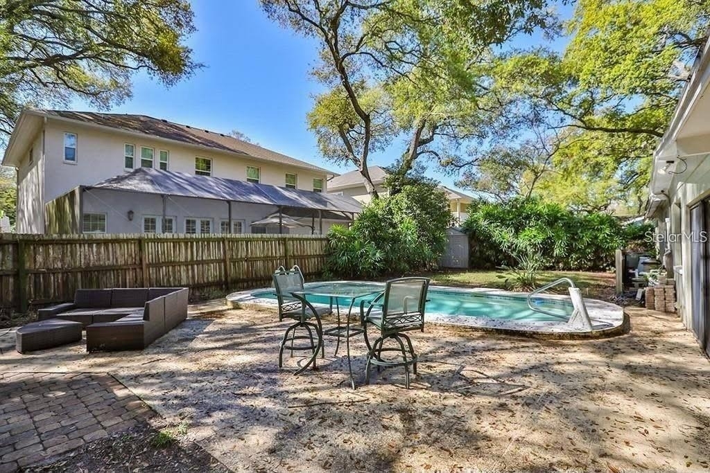 3214 W Coachman Avenue - Photo 1