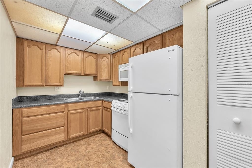 801 Russell Lane - Photo 4