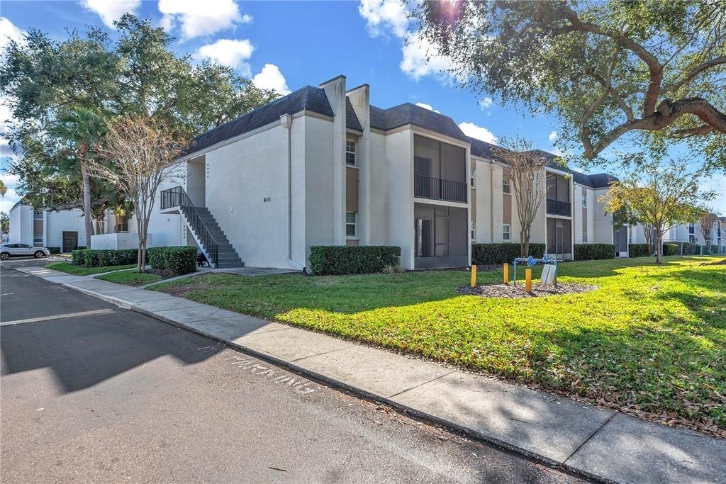 801 Russell Lane - Photo 0