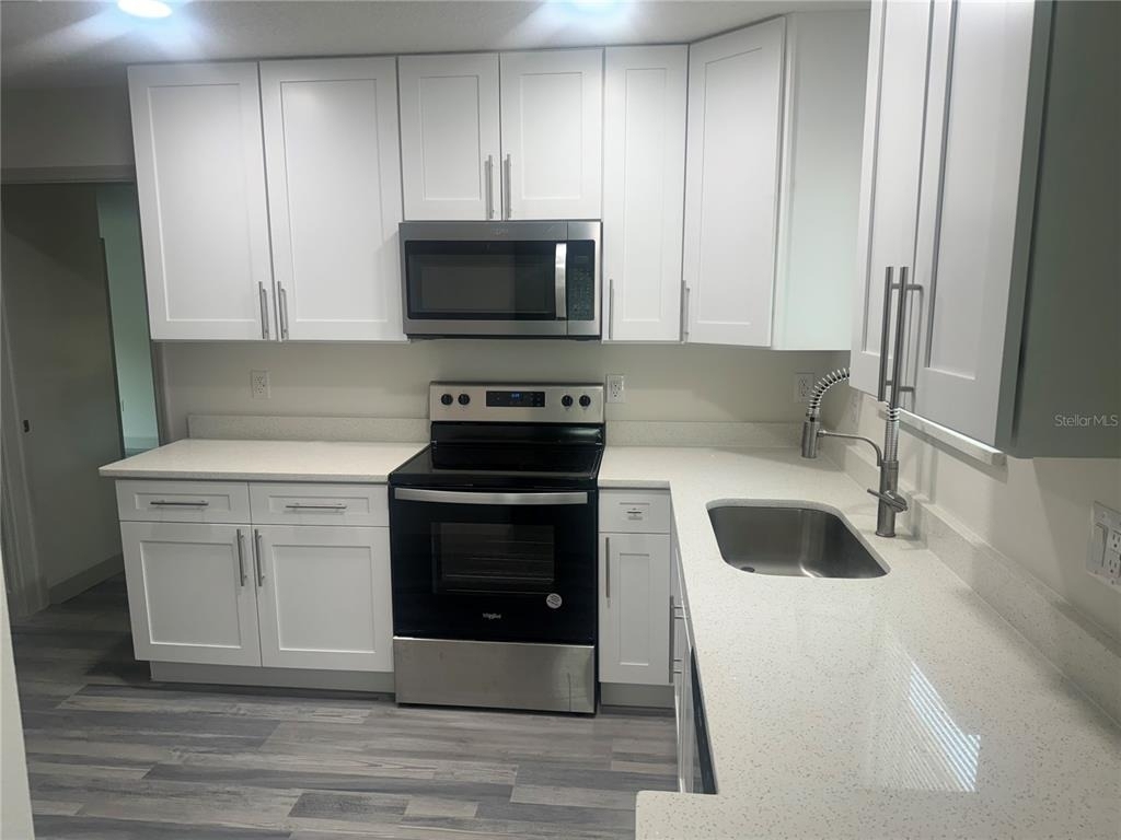 1149 La Salle Street - Photo 3