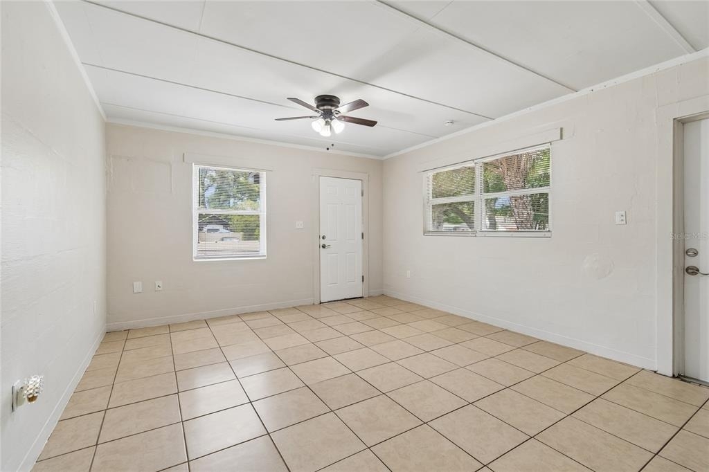 9801 N 11th Street - Photo 6