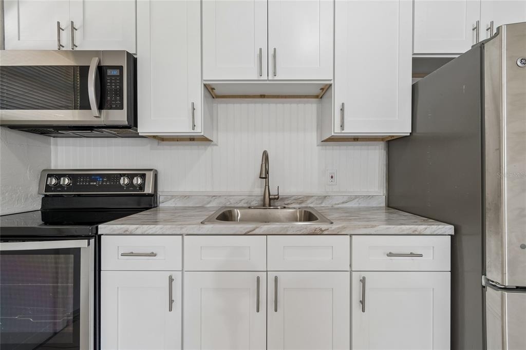 9801 N 11th Street - Photo 13