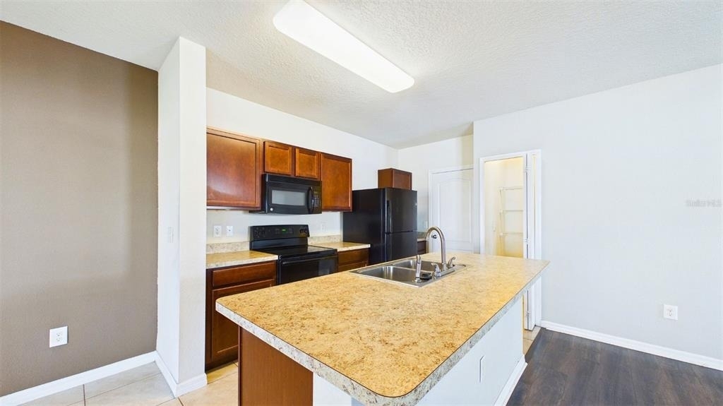 14517 Dunrobin Drive - Photo 10