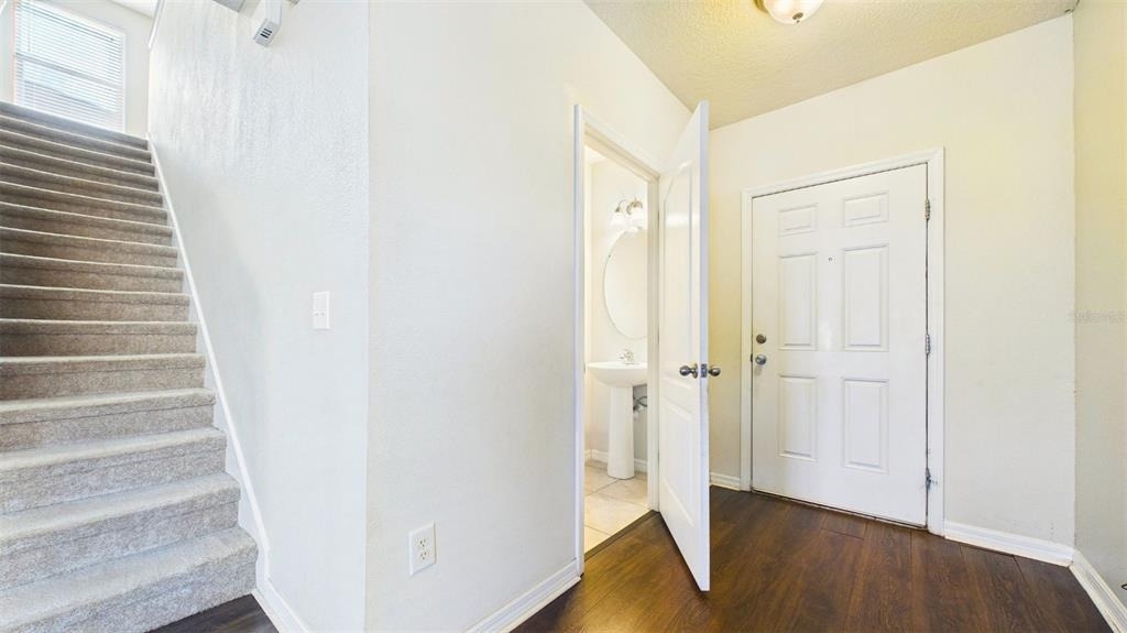 14517 Dunrobin Drive - Photo 4