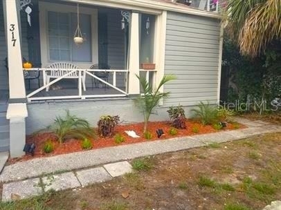317 E Tarpon Avenue - Photo 2