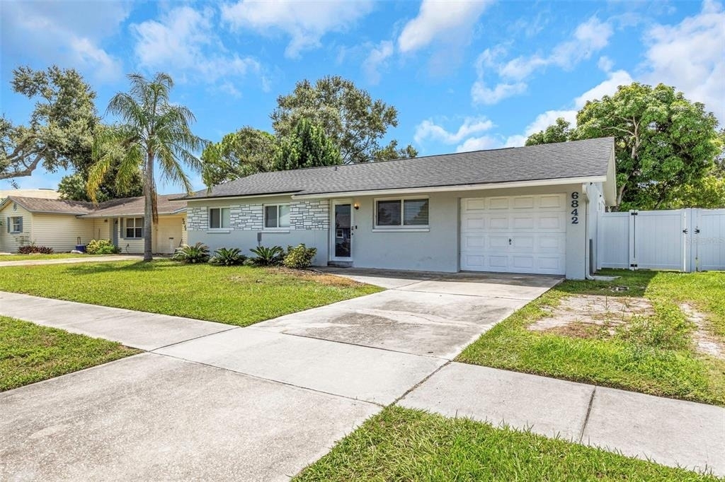 6842 62nd Avenue N - Photo 2