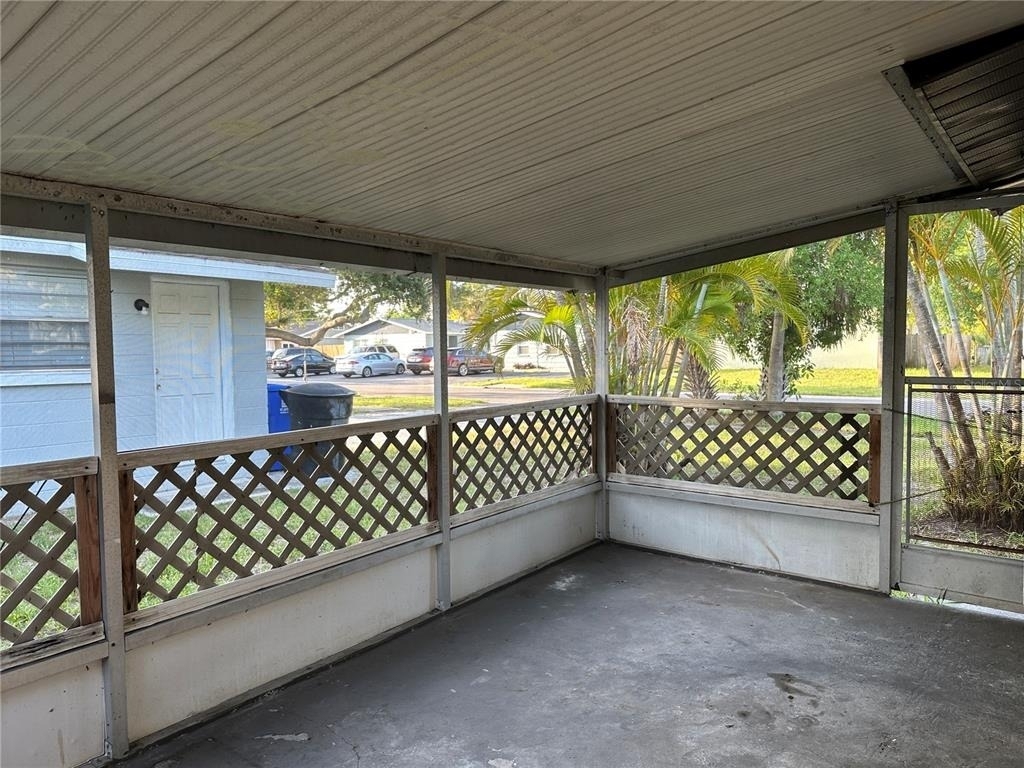 461 89th Avenue N - Photo 4