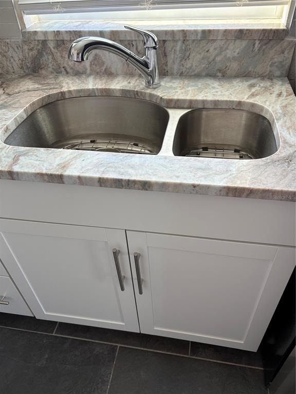 555 69th Avenue - Photo 7