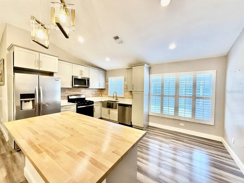 8711 Busch Oaks Street - Photo 11