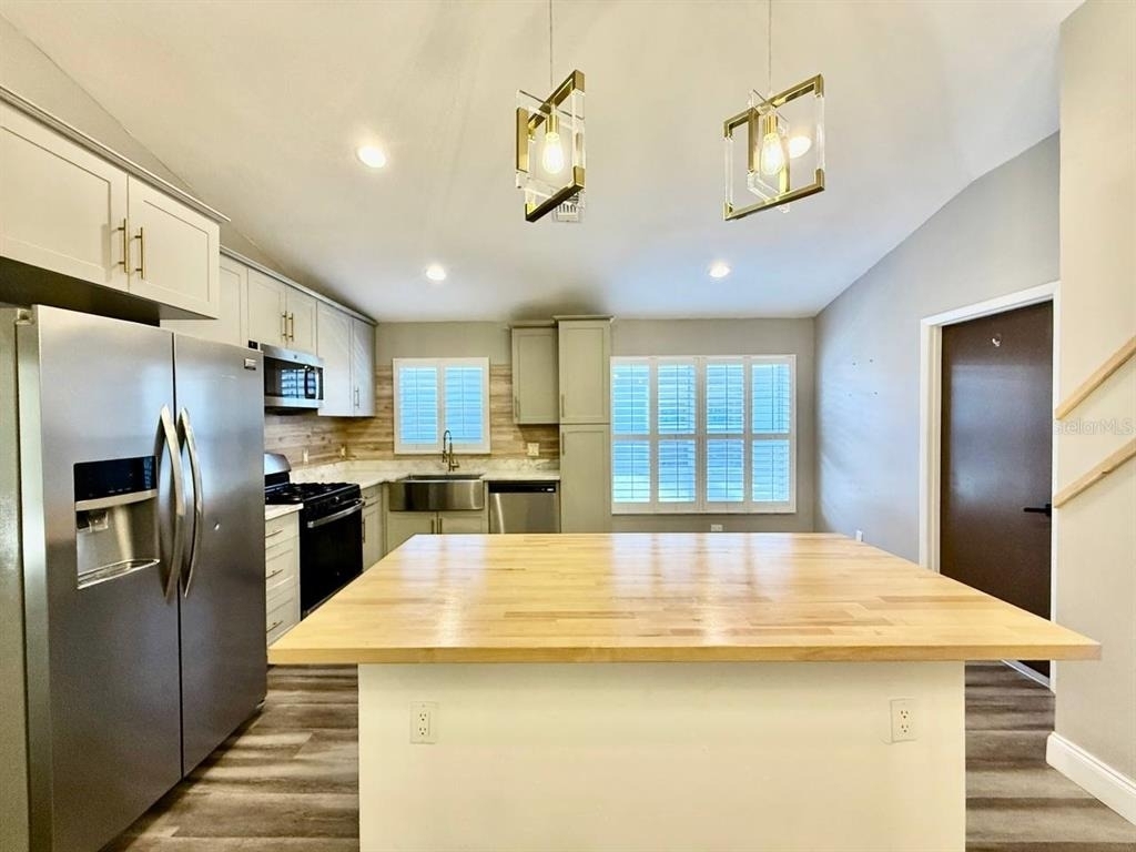 8711 Busch Oaks Street - Photo 10
