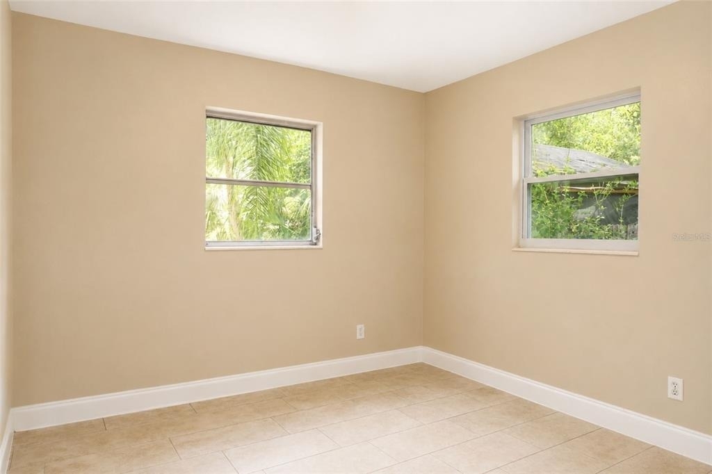 9412 N Elmer Street - Photo 7