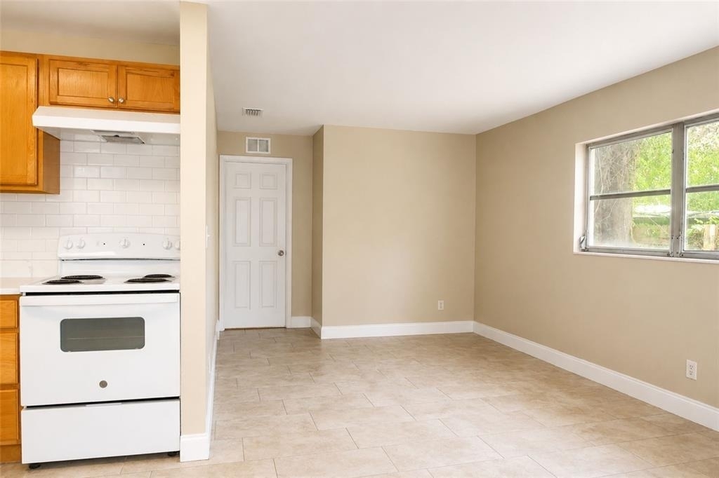 9412 N Elmer Street - Photo 4