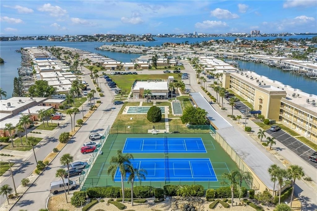 143 Boca Ciega Point Boulevard N - Photo 21