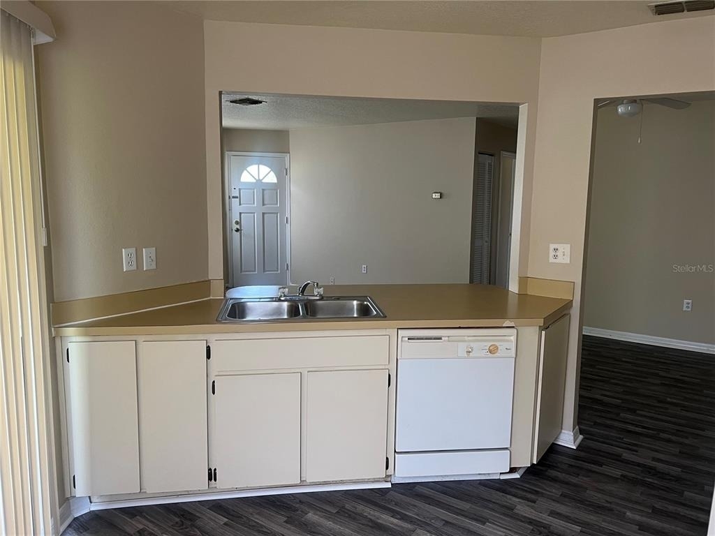 7266 Pond Circle - Photo 7