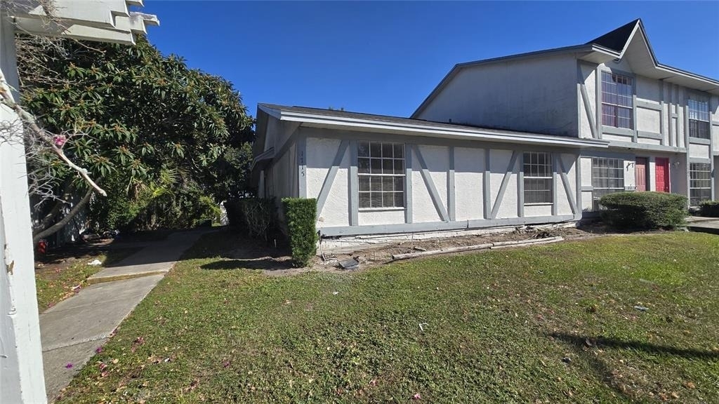 1715 Bentley Boulevard - Photo 0