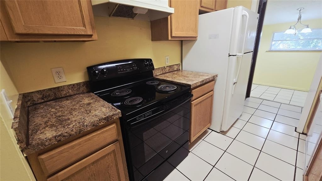 1715 Bentley Boulevard - Photo 2