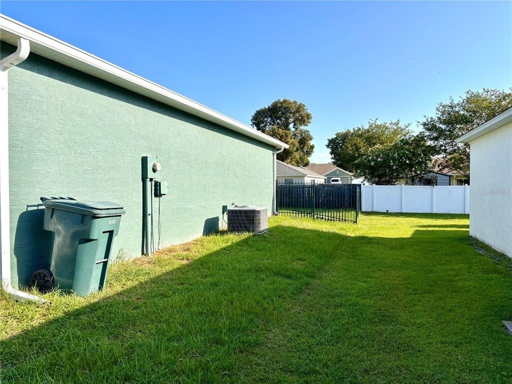 3007 Ne 24th Place - Photo 3