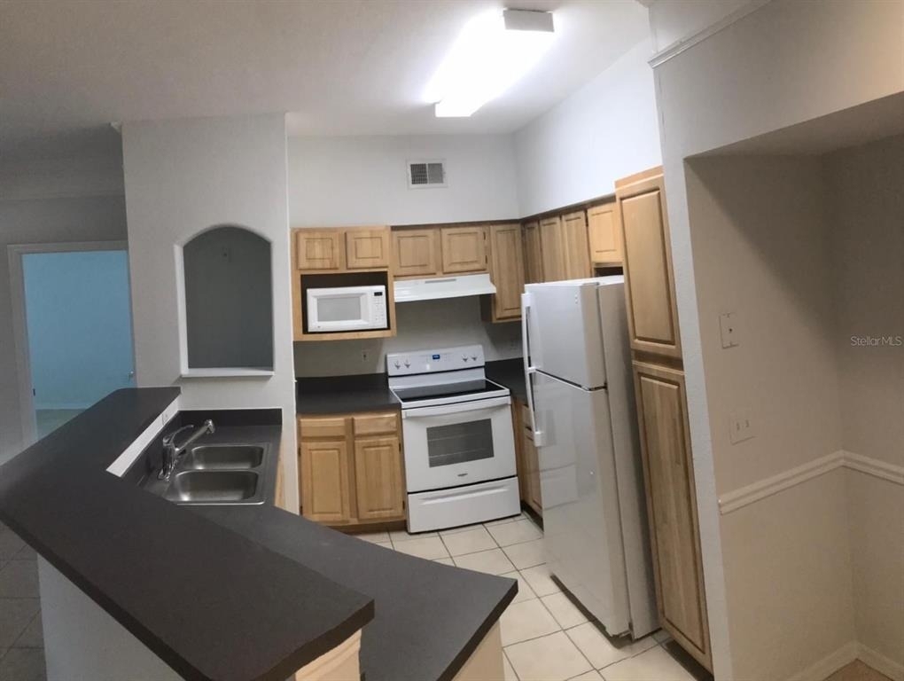 6627 Queens Borough Avenue - Photo 7