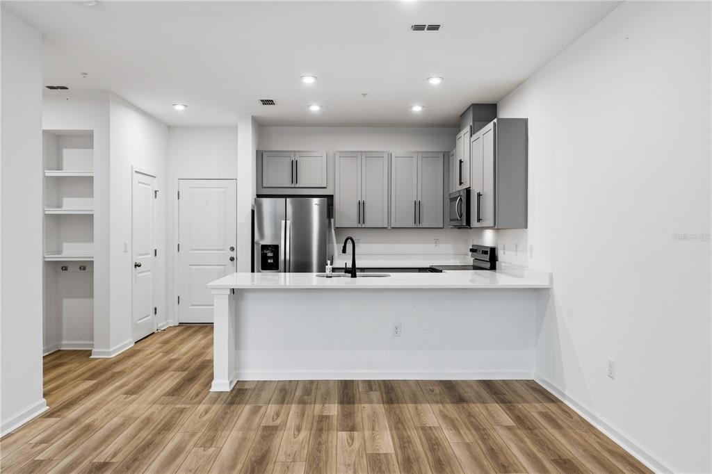 9844 Walkway Drive - Photo 3