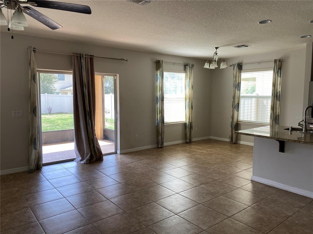 2728 Monticello Way - Photo 5