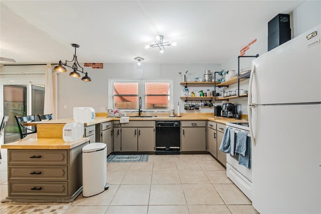 447 Hunter Circle - Photo 19