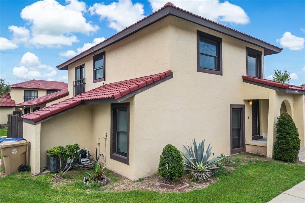 447 Hunter Circle - Photo 1