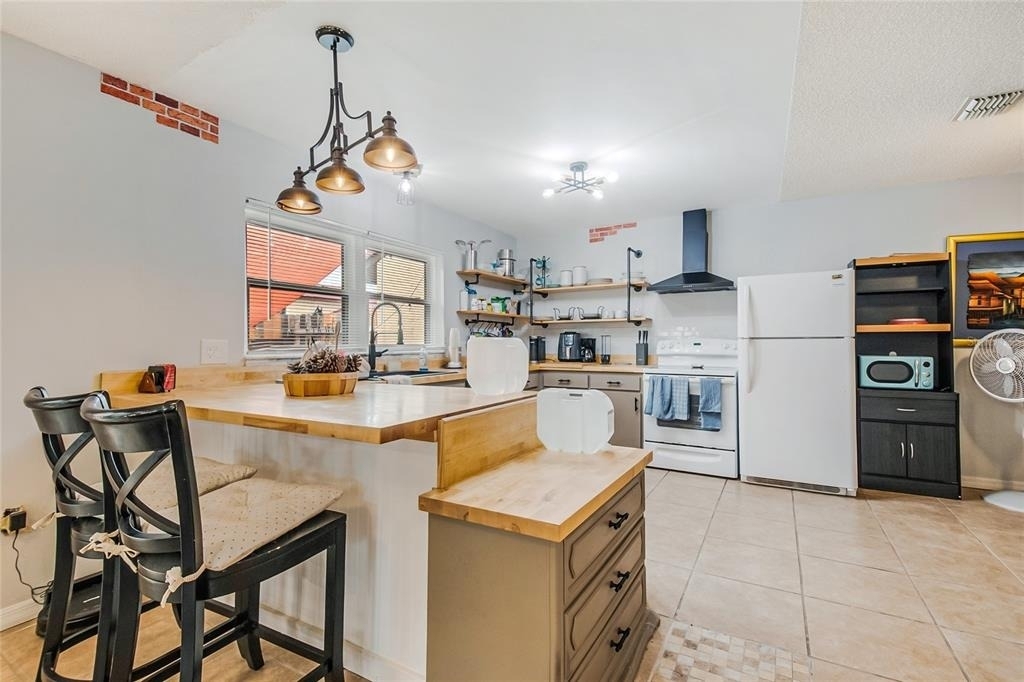 447 Hunter Circle - Photo 10