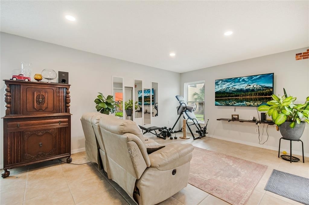 447 Hunter Circle - Photo 6
