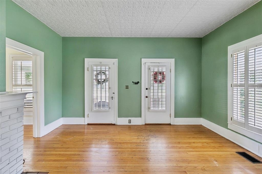 2400 S Park Avenue - Photo 5